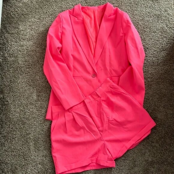 Neon Pink two piece blazer & short set - Picture 4 of 4
